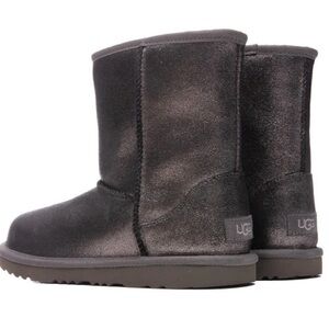 NEW💎Ugg Classic Black Metallic Glitter Leather Suede Plush Women’s 6 Kid Size 4